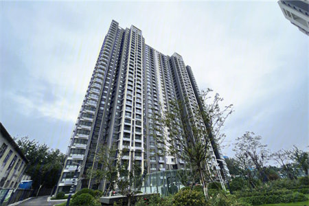 龙源公寓3室2厅1卫123/24车二楼72万